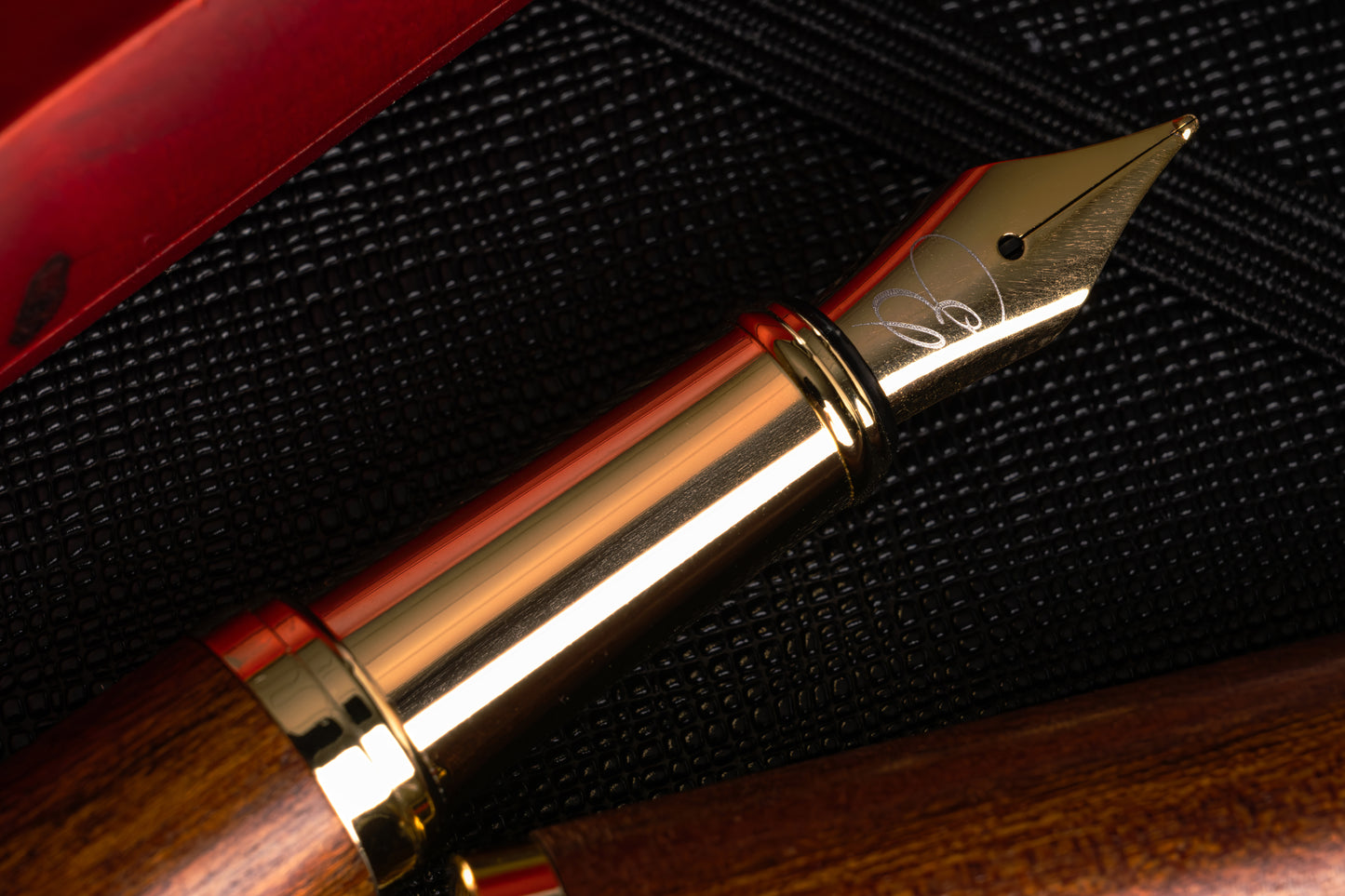 Rosewood Radiance Fountain Pen